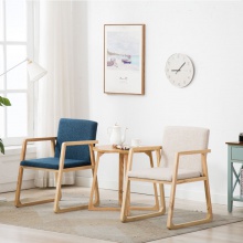 简约北欧风格实木餐椅