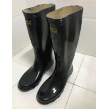 长筒雨鞋